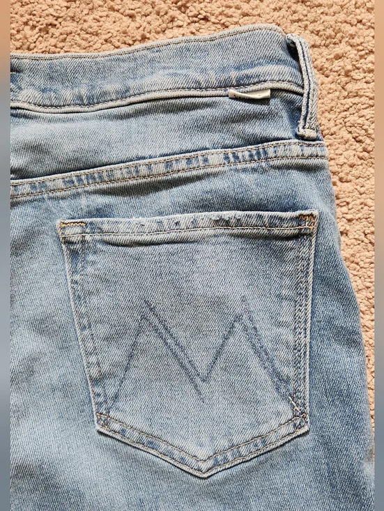 MOTHER The Weekender Fray in Glow Up Light Wash Flared Stretchy Ladies 30 EUC - Picture 8 of 11